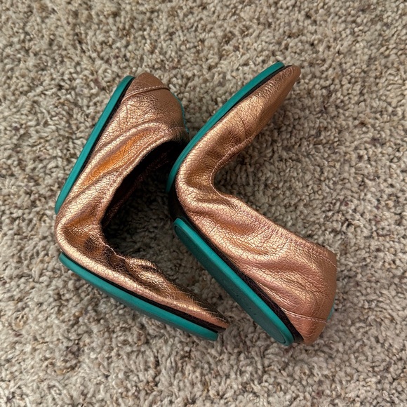 Tieks Women's Rose Gold Glam Metallic Copper Ballet Flats - Picture 9 of 15